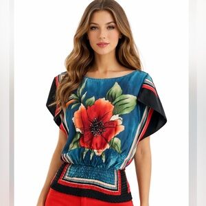 Forever 21 Floral women  Blouse Size Small 
Elastic waist Flutter sleeve